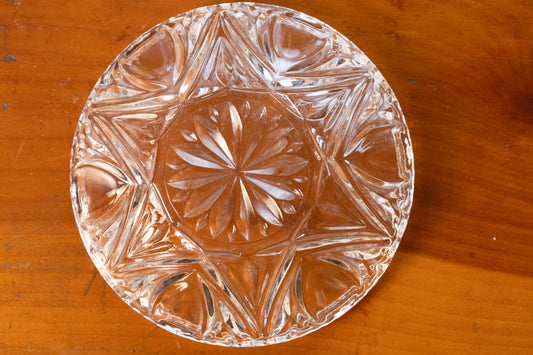 ギザギザなガラス灰皿