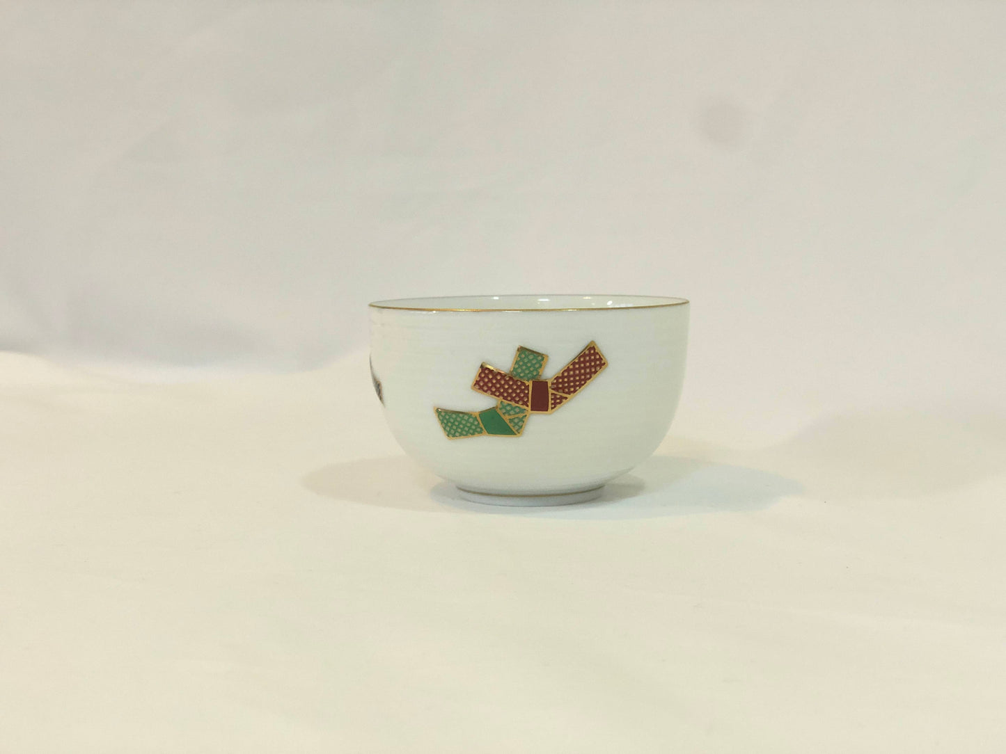 結びの湯呑み