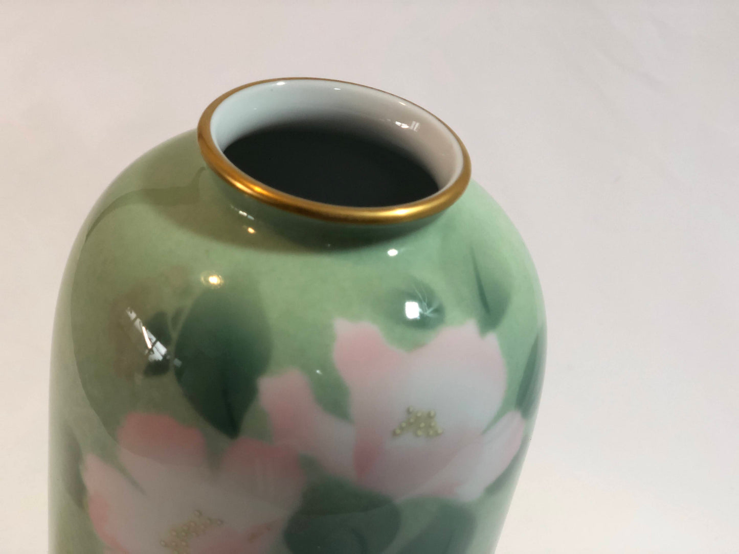 若草色の花瓶