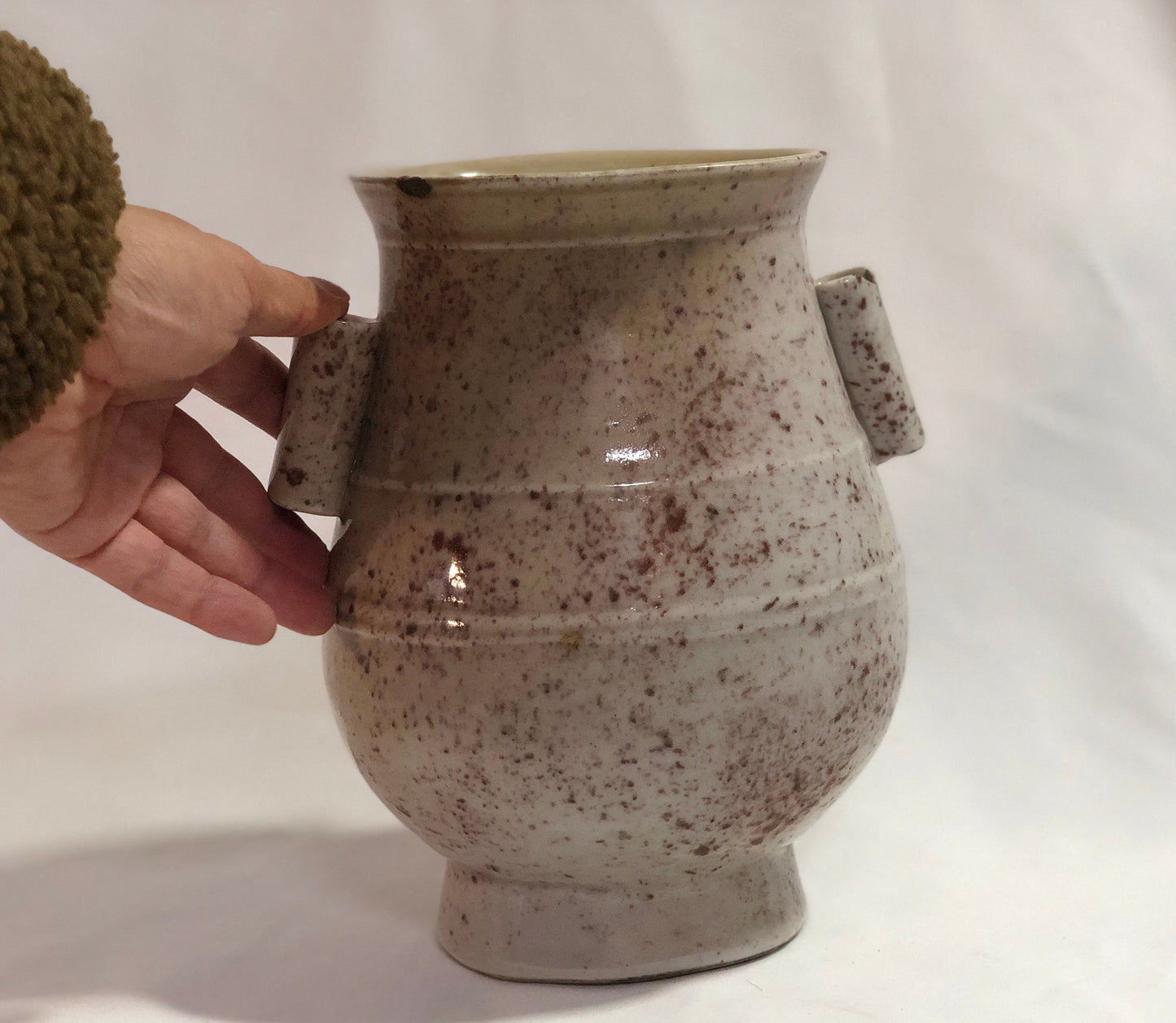 あずき色の花瓶