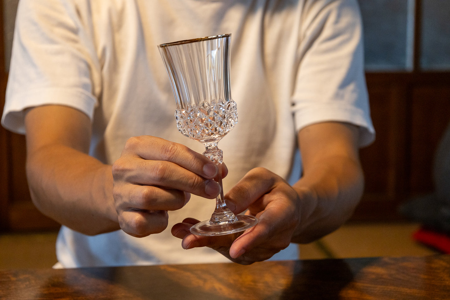 クリスタルガラスのワイングラス